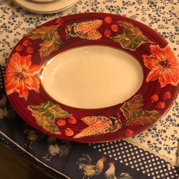 Disegno by Varm Deep Oval Platter Red Border/ Poinsettias&Holly, Gold Bands - Picture 1 of 4